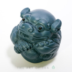 Чайная фигурка Пи Сю с шаром, глина