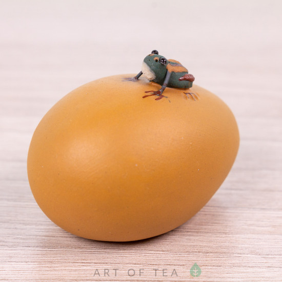 Фигурка Лягушка на яйце, 4 см