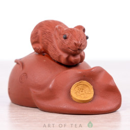 Фигурка Мышка на мешке, исинская глина, 6 см